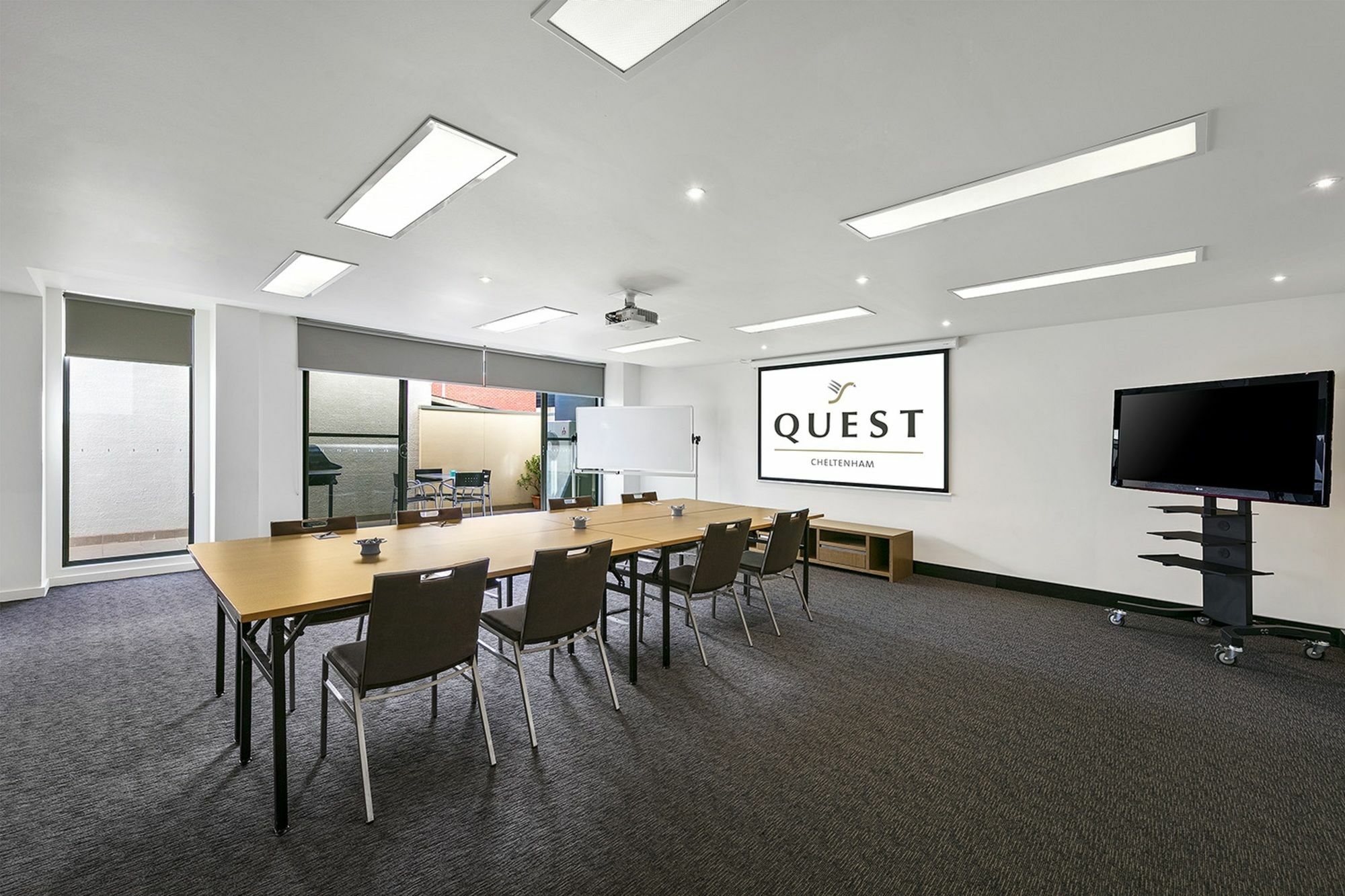 Quest צ'לטנהאם מראה חיצוני תמונה